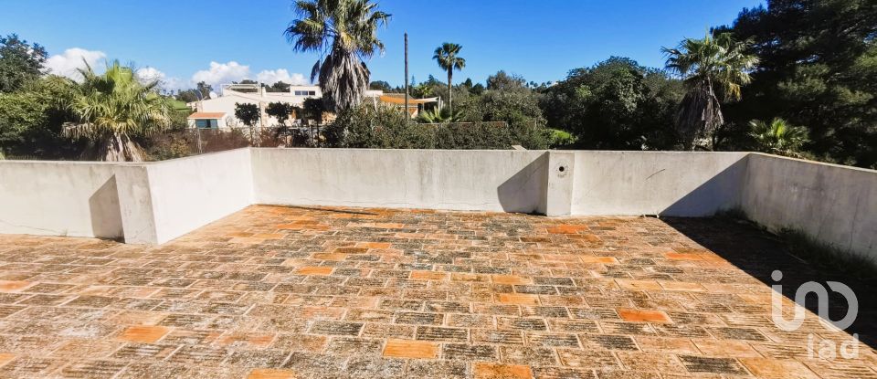 House T3 in Estômbar e Parchal of 235 m²