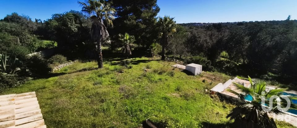 House T3 in Estômbar e Parchal of 235 m²