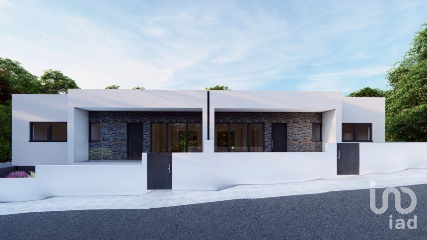 Moradia T3 em Charneca De Caparica E Sobreda de 100 m²