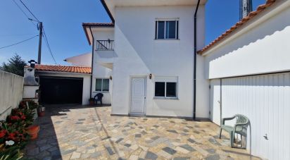 Maison T2 à Santa Marta de Portuzelo de 128 m²