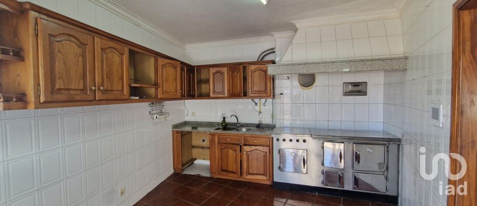 Moradia T2 em Santa Marta de Portuzelo de 128 m²