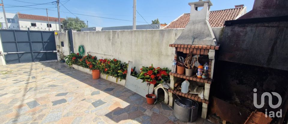 Moradia T2 em Santa Marta de Portuzelo de 128 m²