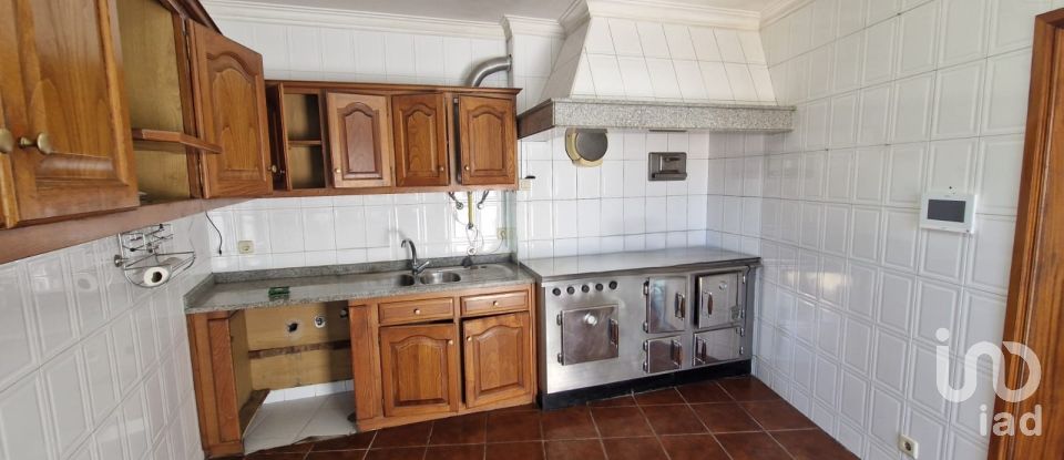 Moradia T2 em Santa Marta de Portuzelo de 128 m²