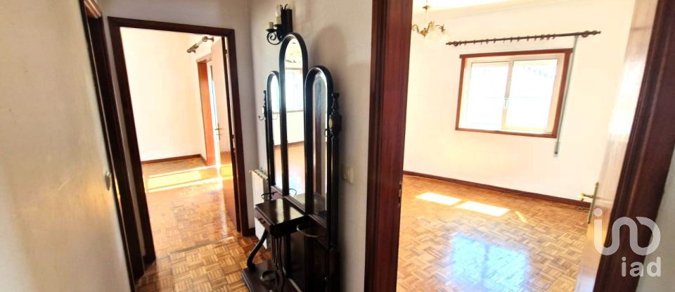 Moradia T2 em Santa Marta de Portuzelo de 128 m²