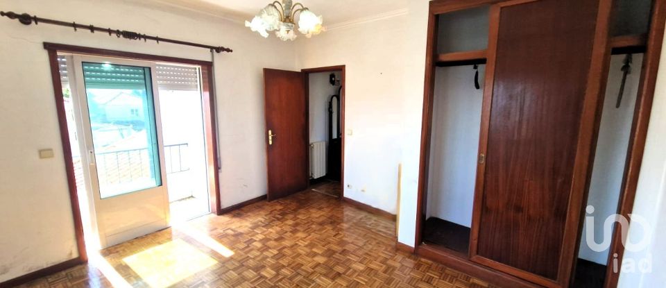 Moradia T2 em Santa Marta de Portuzelo de 128 m²