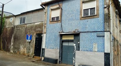 Bâtiment à Santa Marinha E São Pedro Da Afurada de 369 m²