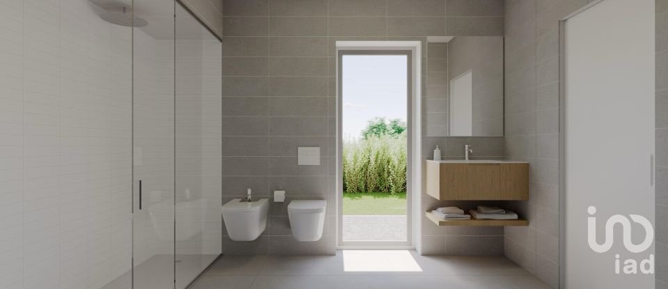 Moradia T4 em Atouguia da Baleia de 247 m²