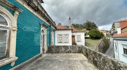 Maison T19 à Tortosendo de 1 200 m²