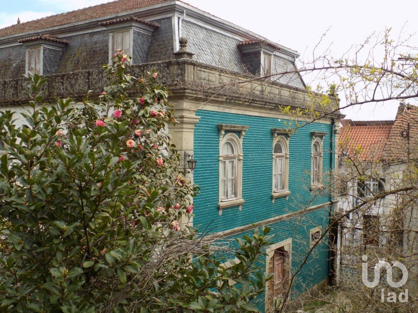 House T19 in Tortosendo of 1,200 m²