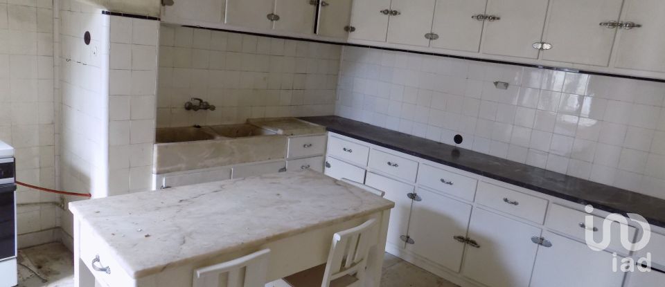 House T19 in Tortosendo of 1,200 m²