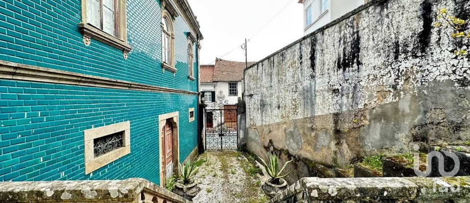 House T19 in Tortosendo of 1,200 m²