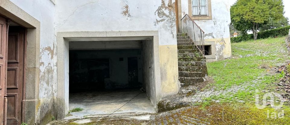 House T19 in Tortosendo of 1,200 m²