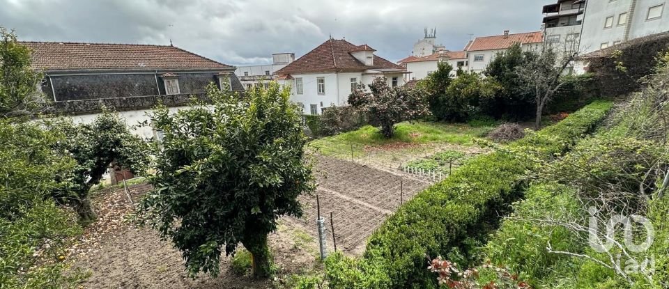 House T19 in Tortosendo of 1,200 m²