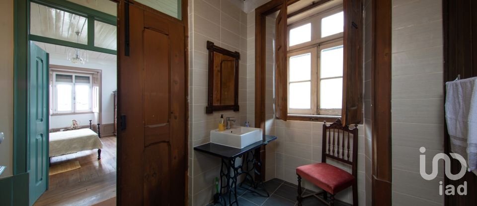 Maison traditionnelle T8 à Vila Nova do Ceira de 394 m²