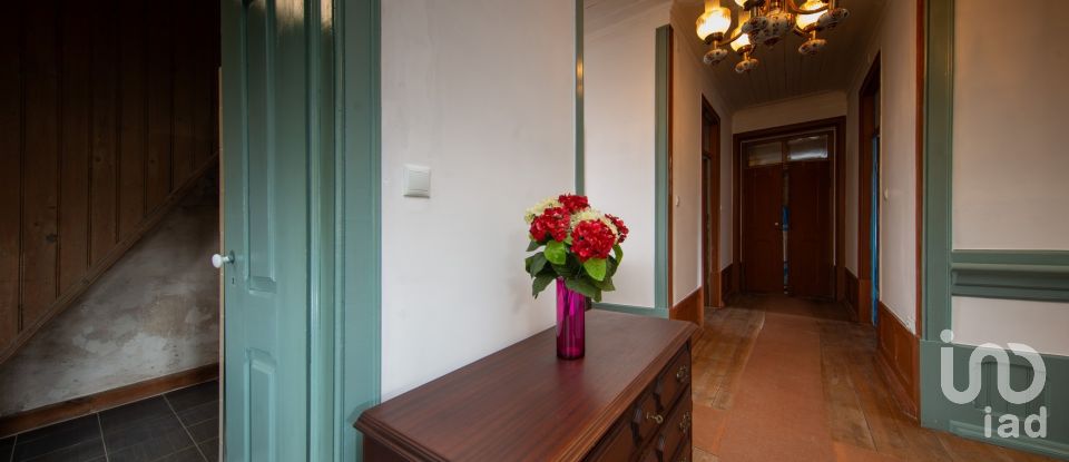 Maison traditionnelle T8 à Vila Nova do Ceira de 394 m²