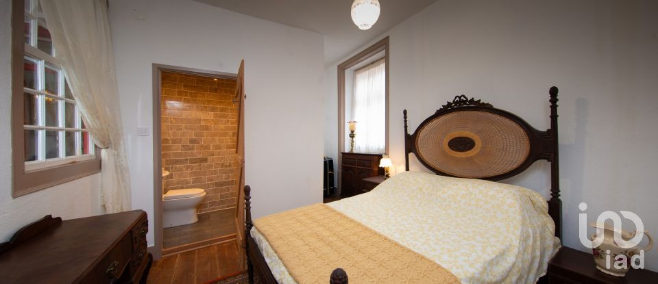 Maison traditionnelle T8 à Vila Nova do Ceira de 394 m²