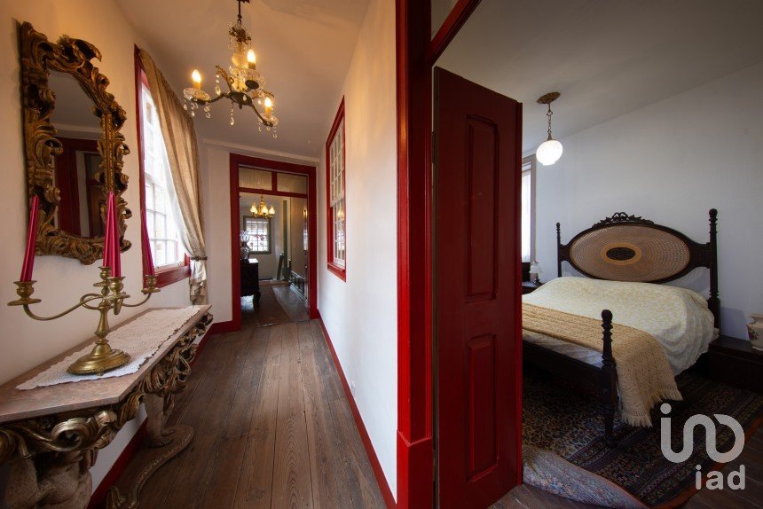 Maison traditionnelle T8 à Vila Nova do Ceira de 394 m²