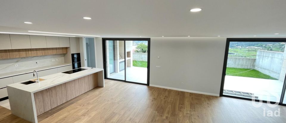 Demeure T3 à Abade de Neiva de 308 m²