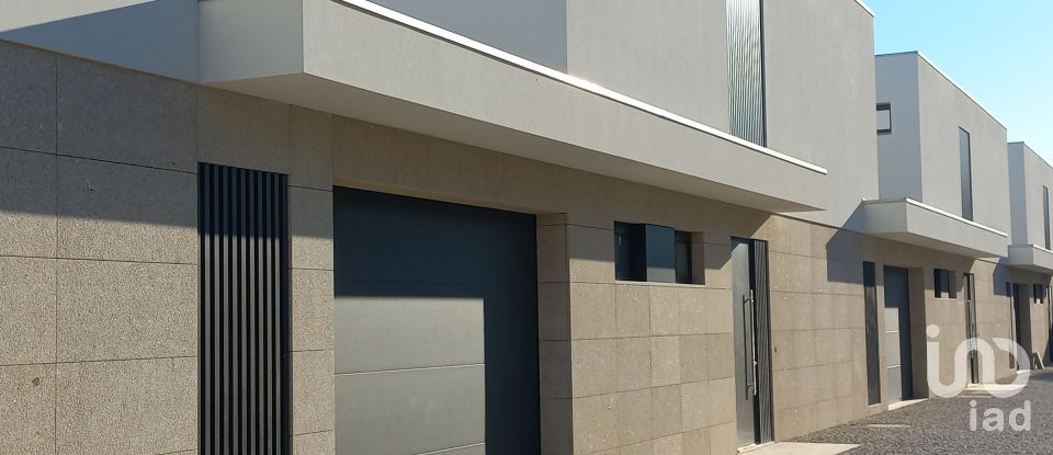 Demeure T3 à Abade de Neiva de 308 m²