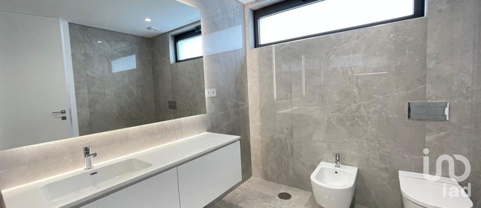 Demeure T3 à Abade de Neiva de 308 m²