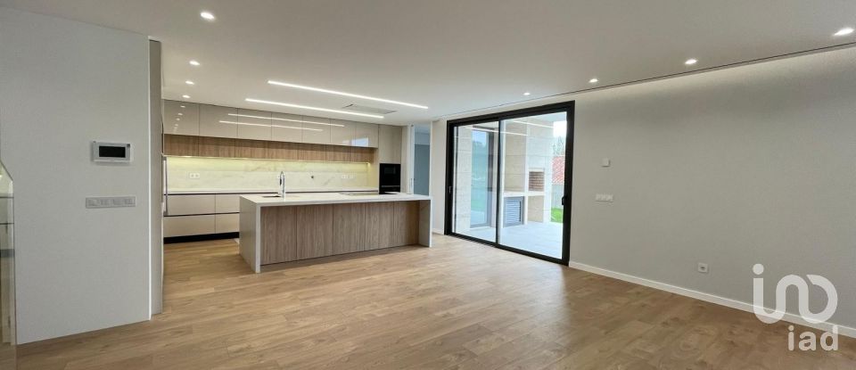 Demeure T3 à Abade de Neiva de 308 m²