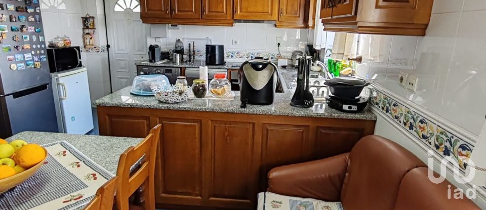 Moradia T5 em Covas e Vila Nova de Oliveirinha de 243 m²