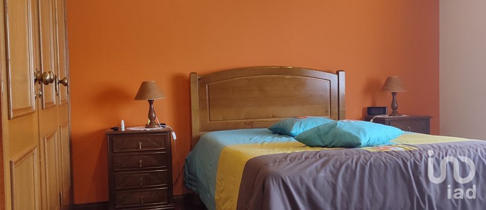 Moradia T5 em Covas e Vila Nova de Oliveirinha de 243 m²