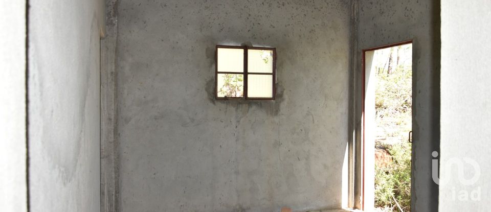 Armazém T0 em Freixianda, Ribeira do Fárrio e Formigais de 378 m²