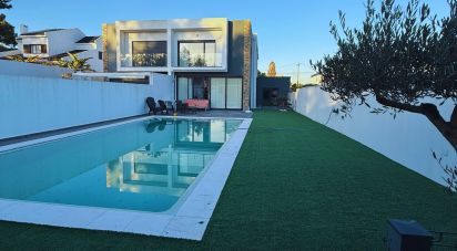 Maison traditionnelle T4 à Corroios de 260 m²