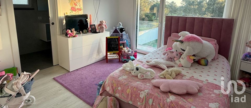 Maison traditionnelle T4 à Corroios de 260 m²