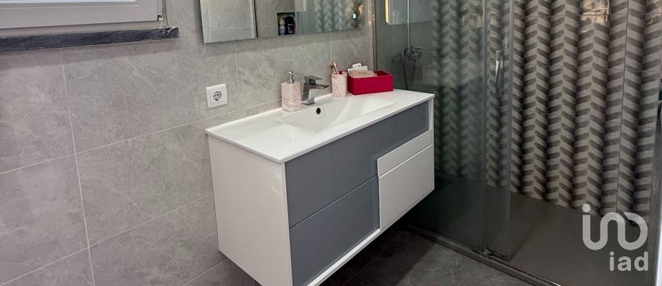 Maison traditionnelle T4 à Corroios de 260 m²