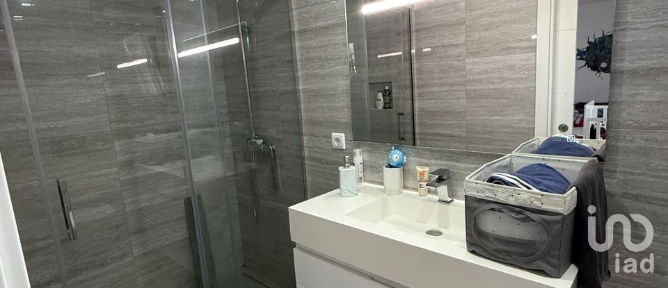 Maison traditionnelle T4 à Corroios de 260 m²