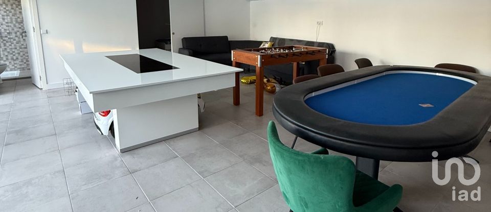 Maison traditionnelle T4 à Corroios de 260 m²