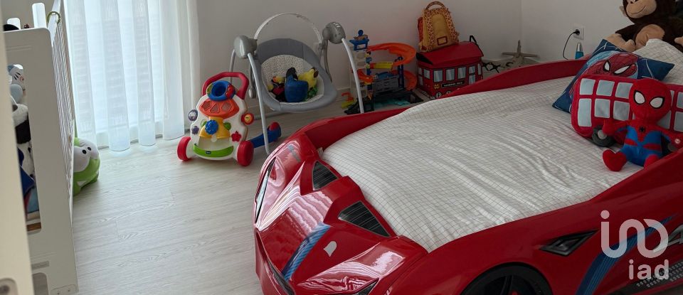 Maison traditionnelle T4 à Corroios de 260 m²