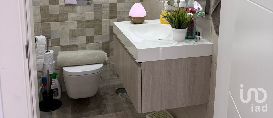 Maison traditionnelle T4 à Corroios de 260 m²