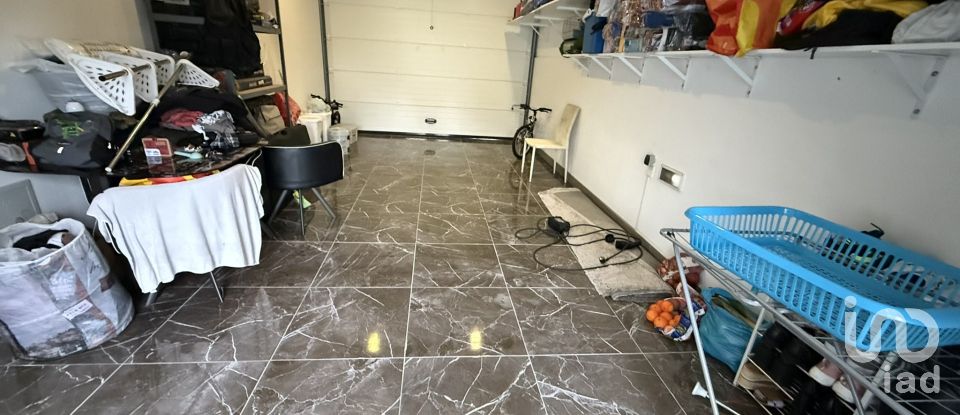 Maison traditionnelle T4 à Corroios de 260 m²