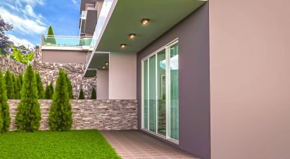 House T3 in Caniço of 185 m²