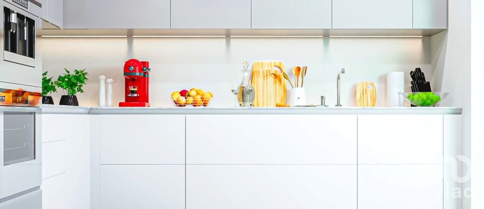 House T3 in Caniço of 185 m²