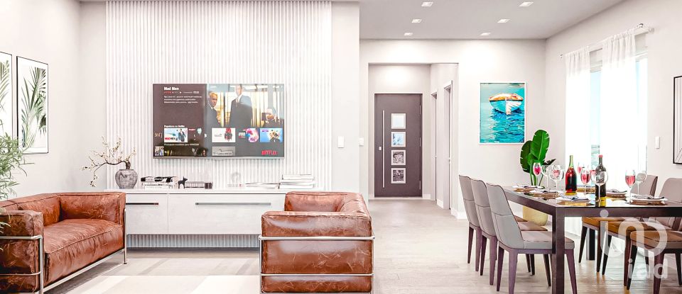 House T3 in Caniço of 185 m²