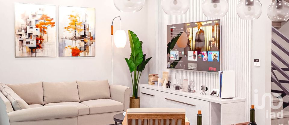 House T3 in Caniço of 185 m²