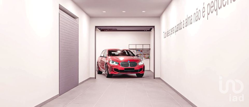 House T3 in Caniço of 185 m²