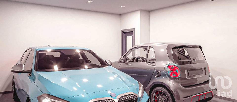 House T3 in Caniço of 185 m²