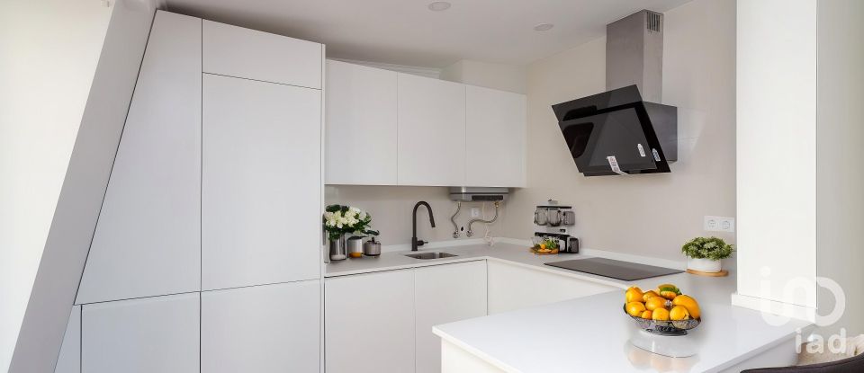 Apartment T2 in Misericórdia of 70 m²