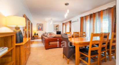 House T4 in Quelfes of 191 m²