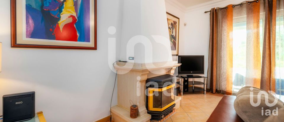 Moradia T4 em Quelfes de 191 m²