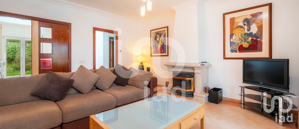 Moradia T4 em Quelfes de 191 m²