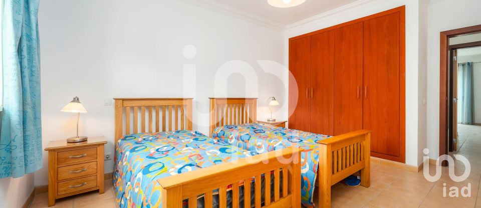 Moradia T4 em Quelfes de 191 m²