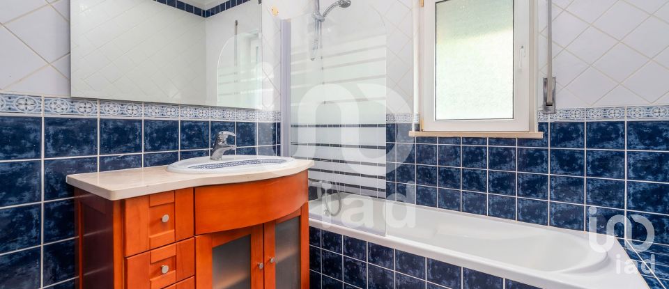 Moradia T4 em Quelfes de 191 m²