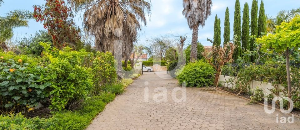 Moradia T4 em Quelfes de 191 m²