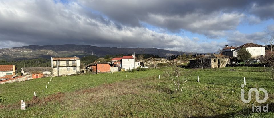Terreno em Mouçós e Lamares de 1 495 m²